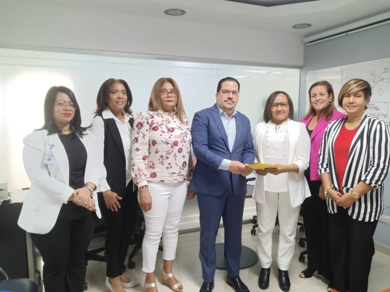 MS sostiene reunión con psicólogos para fortalecer atención en salud mental