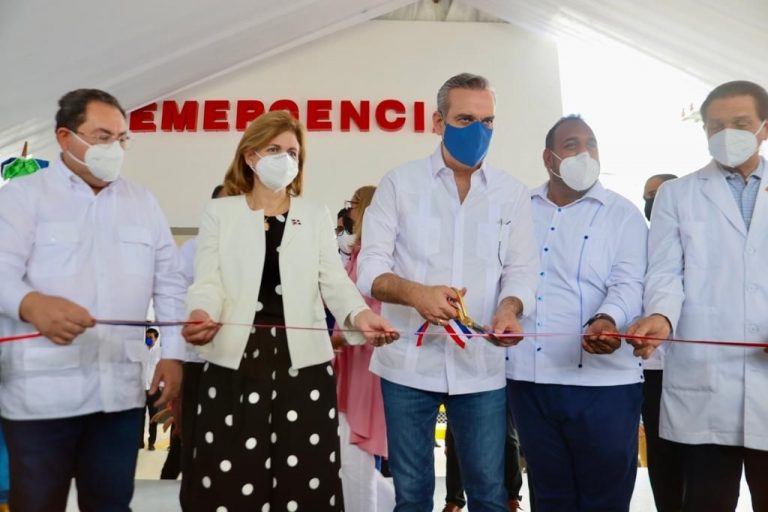 Presidente Abinader inaugura emergencias en dos hospitales