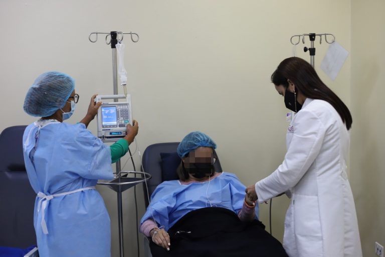 Reumatóloga del Moscoso Puello destaca tratamientos para artritis reumatoide
