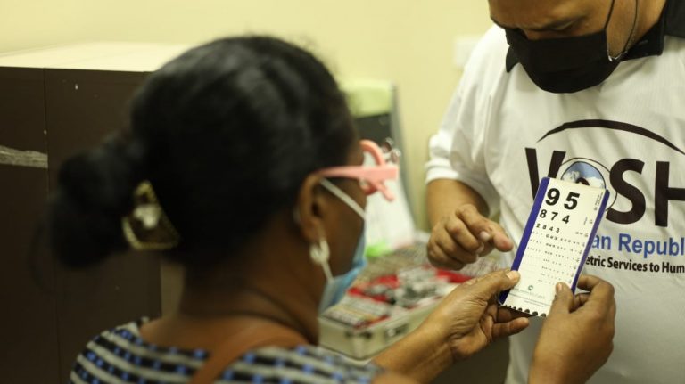 Oftalmólogo recomienda chequeos preventivos