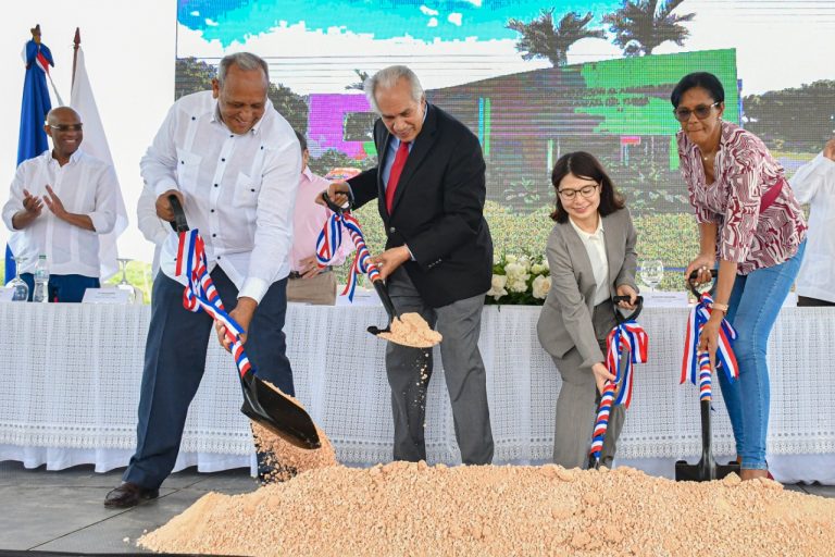 CONAPE inicia construcción de hogar para adultos mayores en San Rafael de Yuma